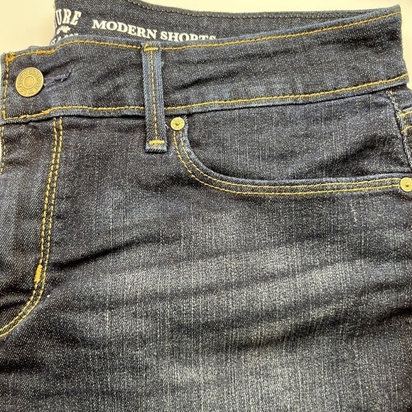 Signature By Levi Strauss Modern Shorts Mid Rise Size 8 - Picture 14 of 16